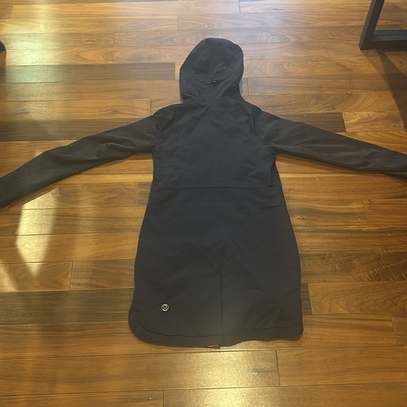 Lululemon Definitely Raining Jacket - Picture 3 of 4